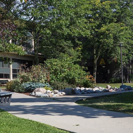 Humber College Lakeshore Campus Residence Toronto Extérieur photo